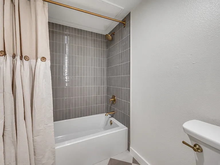 4616 W Lovers Ln #208 — Photo 12