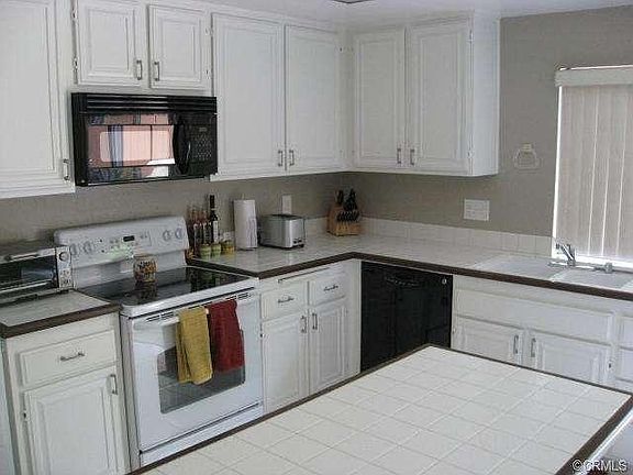 Dining Room open to kitchen