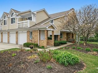 1029 Courtland Dr, Buffalo Grove, IL 60089