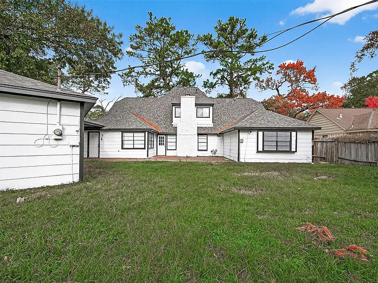 3815 Fernglade Dr — Photo 47