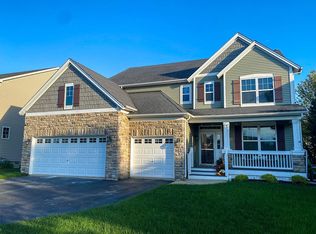 983 Heartland Park Ln, Antioch, IL 60002