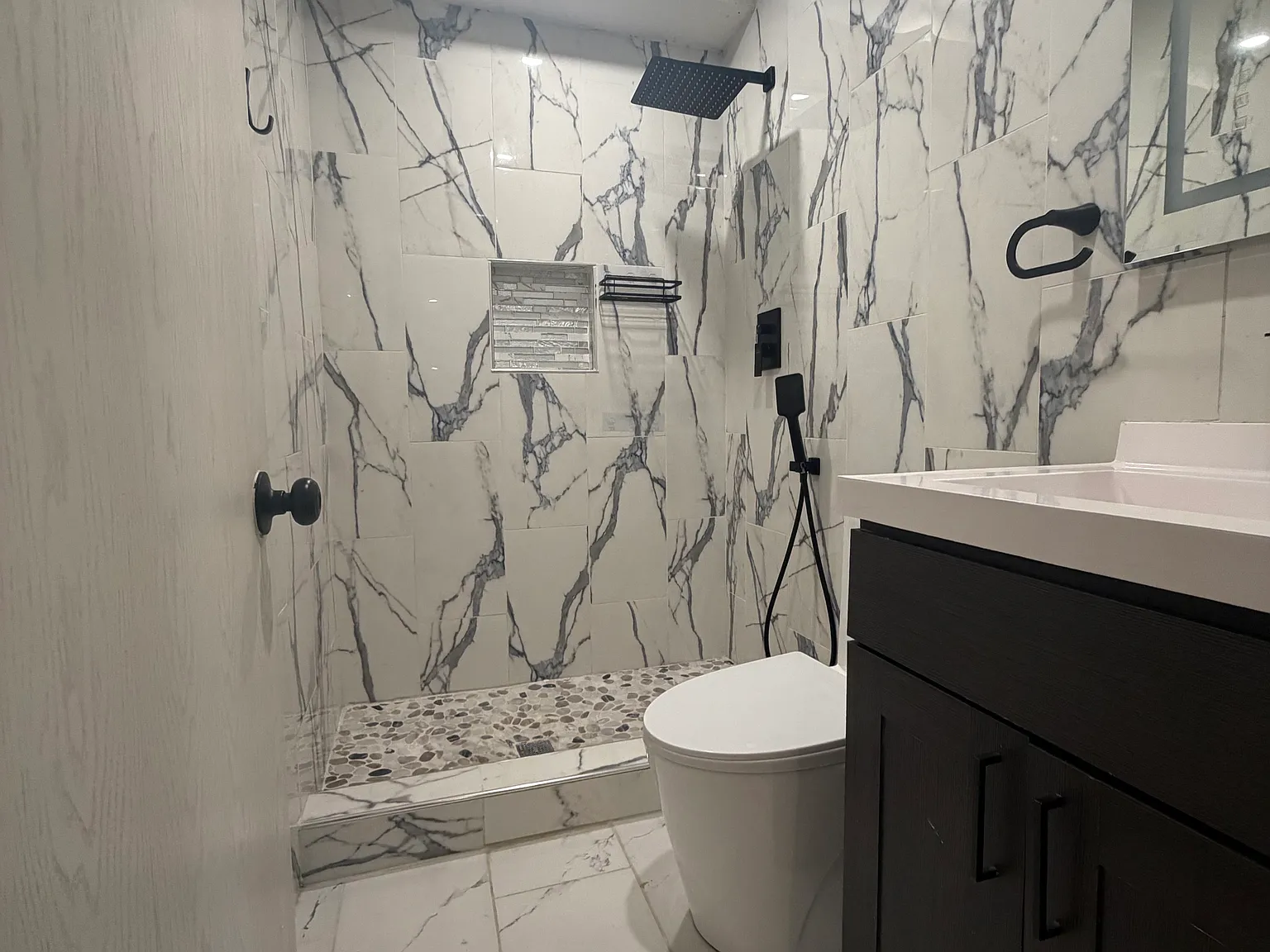 3 bed, 1300 sqft, $2,900 — Photo 3