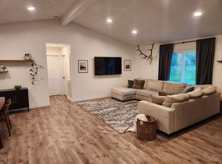 1815 Watts Landing Rd, Hampstead, NC 28443