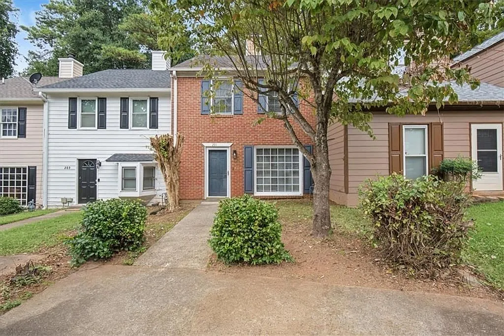 3 bed, 3.0 bath, 1280 sqft, $1,700 — Photo 2