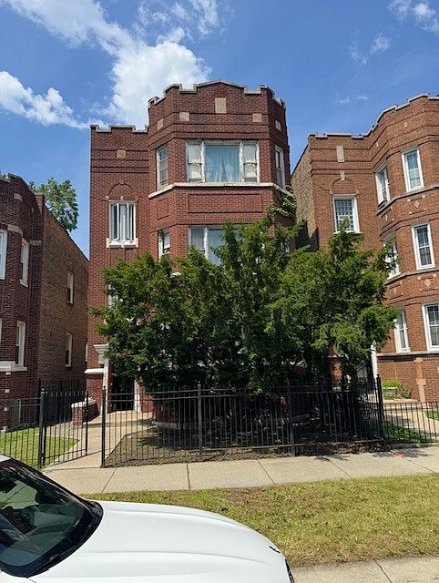 1st image of 8012 S Marshfield Ave
