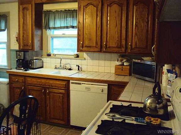 4th image of 201 Prospect Ave