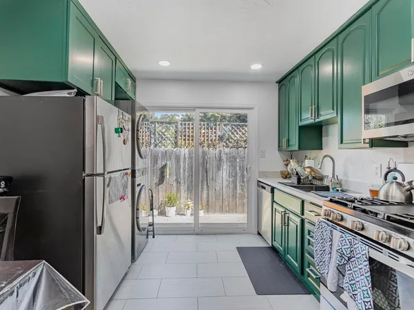 20673 Forest Ave #B, Castro Valley, CA 94546