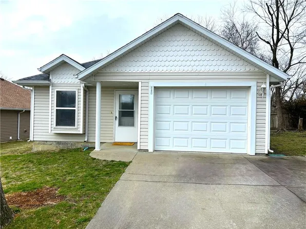 610 W Ashland St, Nevada, MO 64772