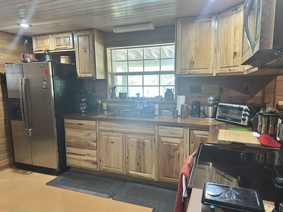 2nd image of 1002 An County Rd #153