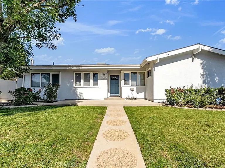 11528 Balboa Blvd — Photo 1