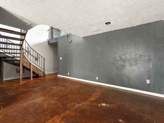 3rd image of 376 E 300 S APT 2