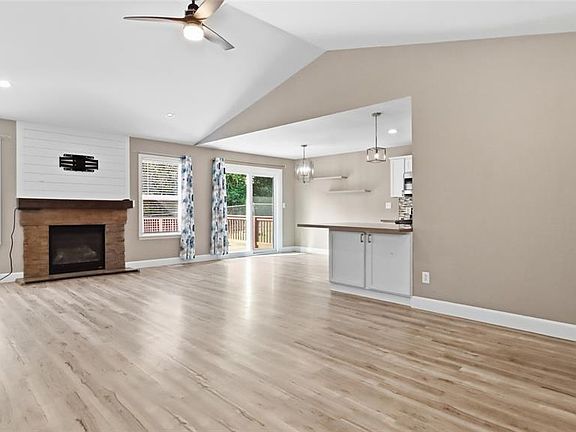 4th image of 129 Kale Ct