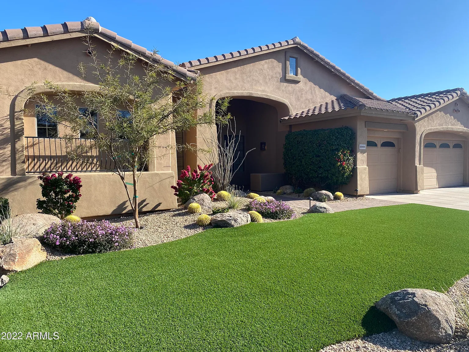 4 bed, 3.5 bath, 3544 sqft, $11,000 — Photo 2