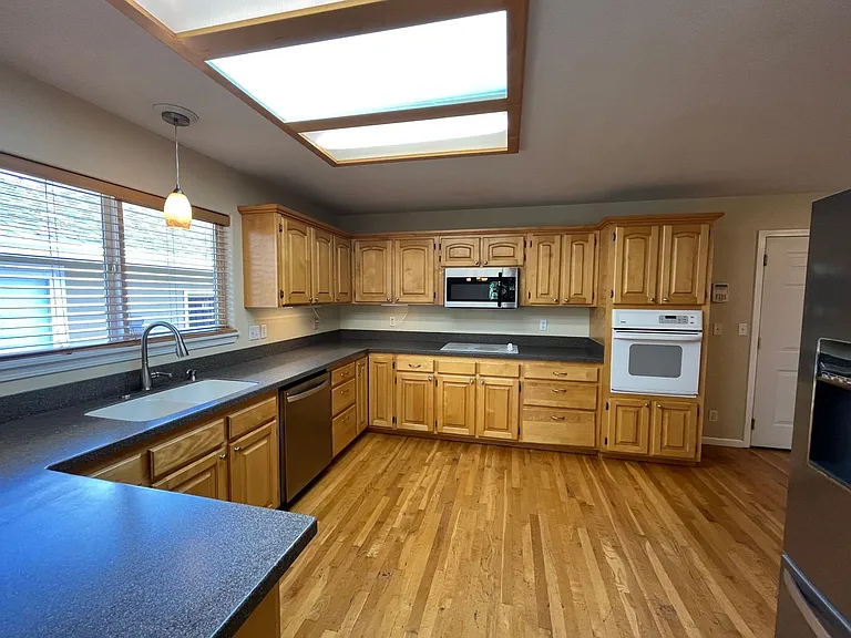 4575 Kincaid Ct — Photo 14