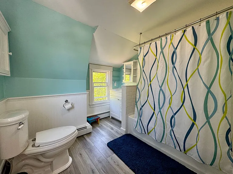 275 Middle Rd — Photo 15