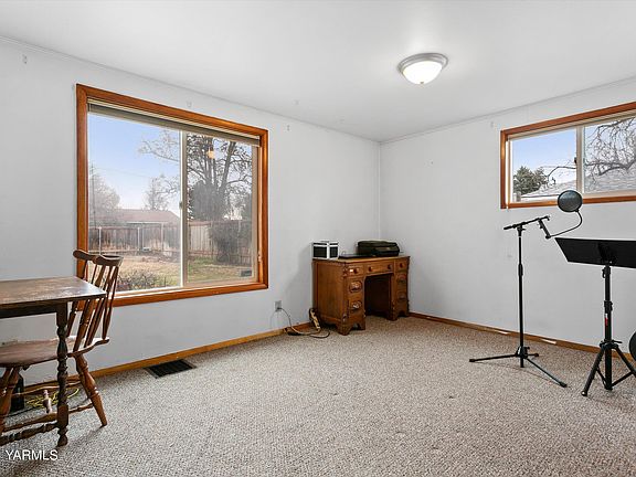 5th image of 903 Cottonwood Dr