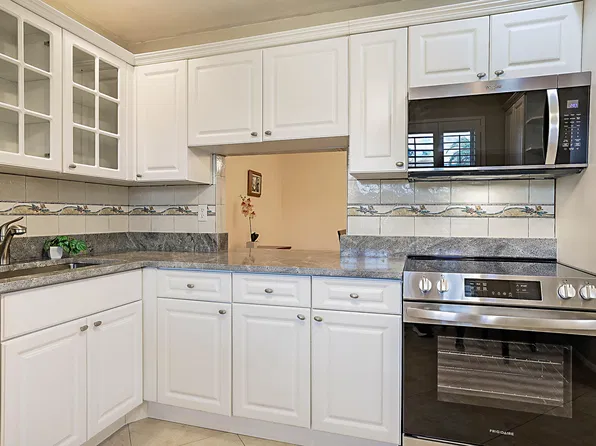 152 LAKE ANNE Drive #152, West Palm Beach, FL 33411