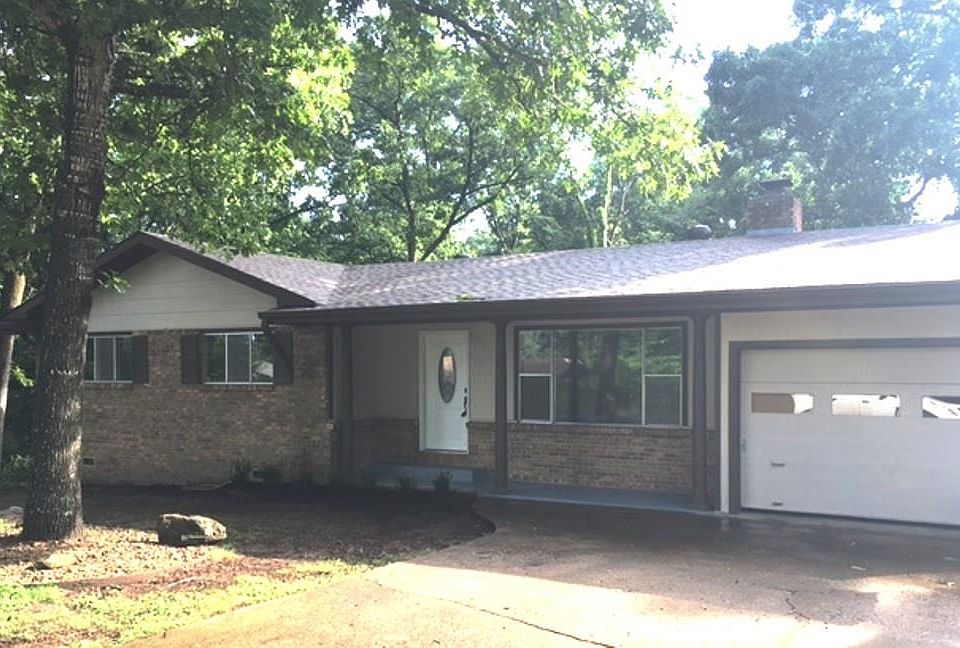 1st image of 34 Lancaster Dr