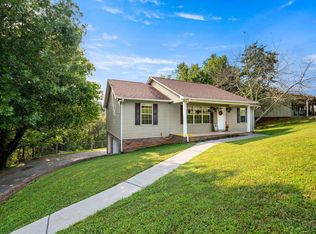 2802 Ridgeview Dr, Maryville, TN 37801