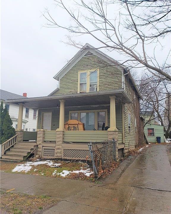 2nd image of 1862 W 57th St