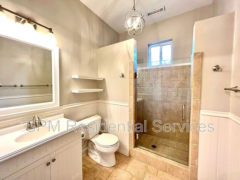 102 N 17th St — Photo 11