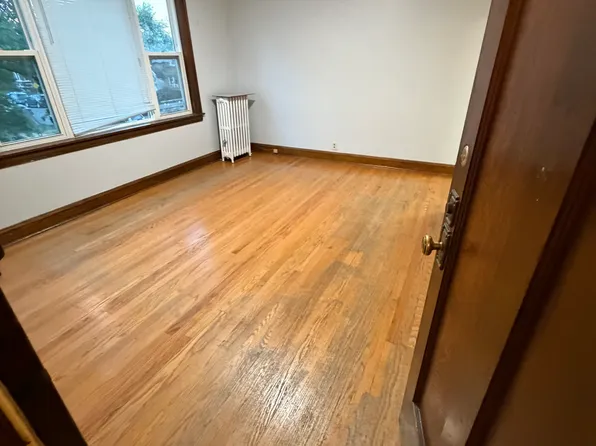 5424 W Wellington Ave Unit 2, Chicago, IL 60641