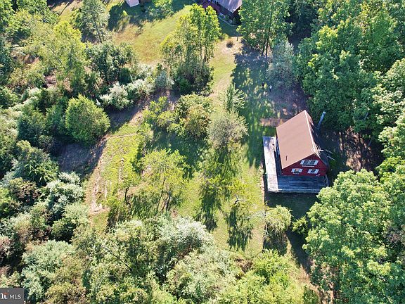 4th image of 81 White Tail Ln