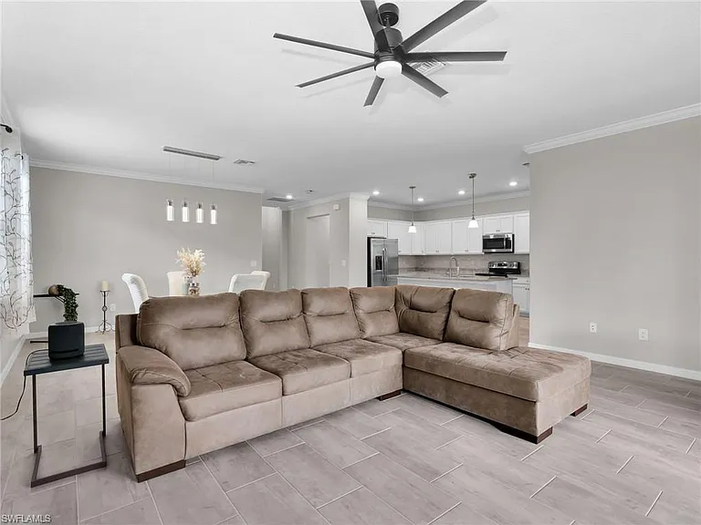 19527 Utopia Ln — Photo 15