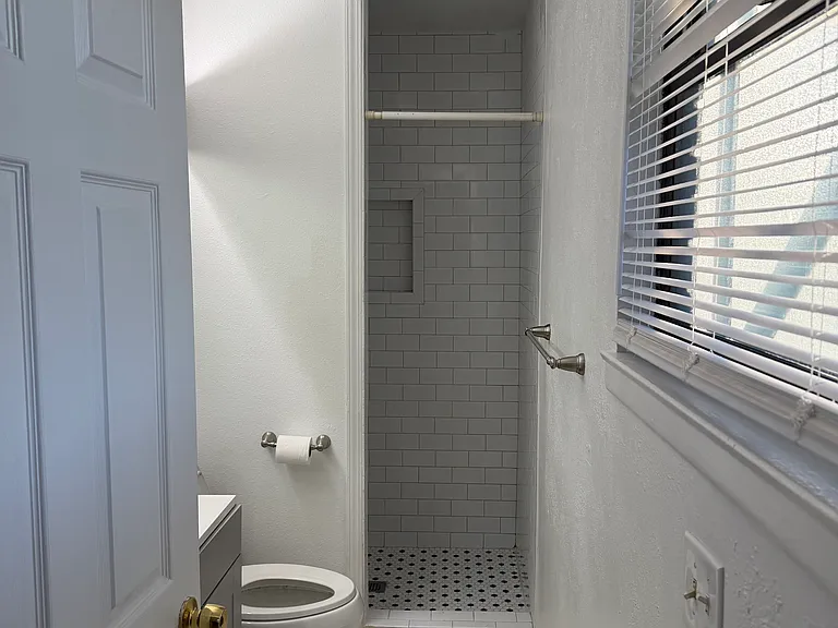 6023 Redbrook Dr — Photo 9