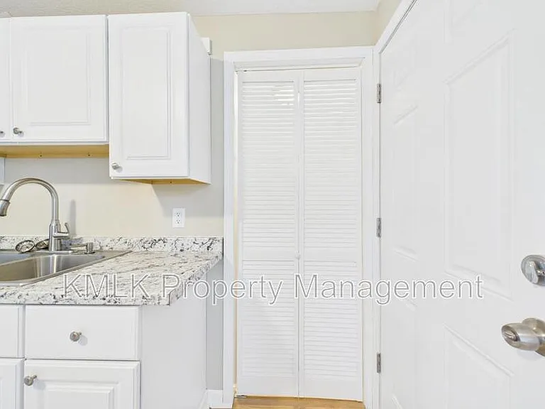 9042 Maple Grove Rd — Photo 5