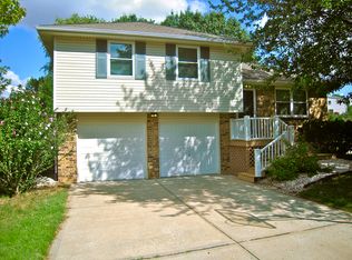 10413 N McGee St, Kansas City, MO 64155