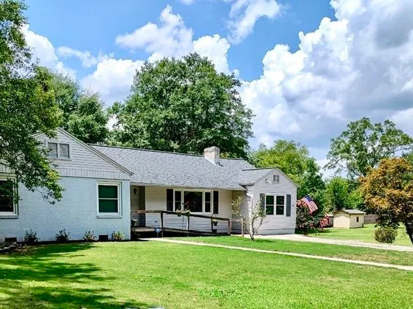 406 3rd Ave NE, Jacksonville, AL 36265