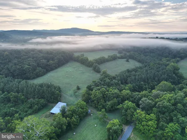 2251 Householder Rd, Hedgesville, WV 25427