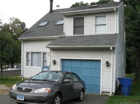 1015 Pearl Lake Road, Waterbury, CT 06706