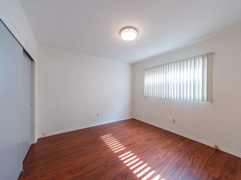 1303 Lyndon St — Photo 9