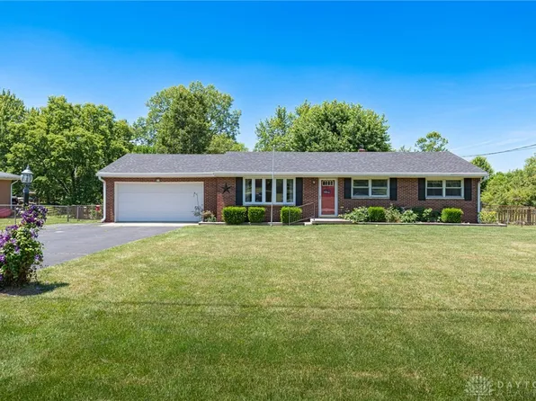 3851 Sterling Dr, Franklin, OH 45005