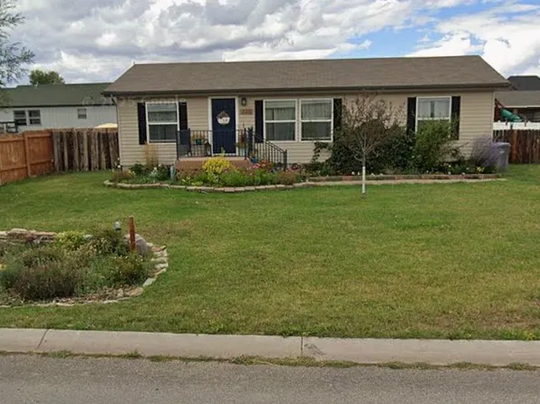 770 Willow Dr, Mountain View, WY 82939