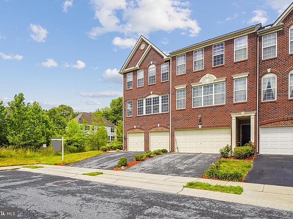 4th image of 5044 Wesley Sq