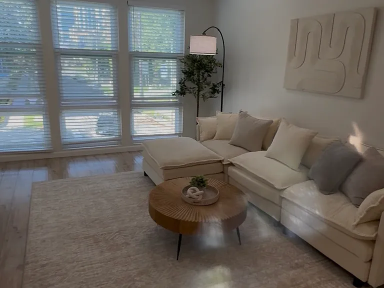 The Kelton Apartments — Photo 7