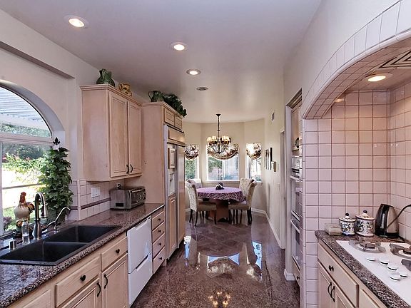 Bright Kitchen