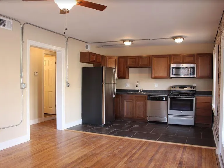 1215 Brush Creek Blvd — Photo 7