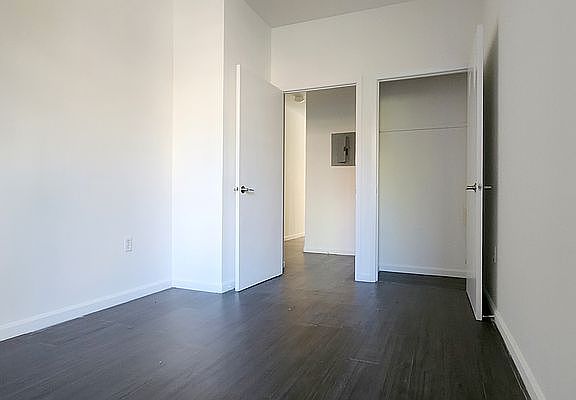 4th image of 301 W 21st St #3W