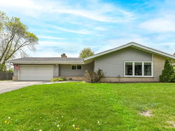 12745 West Crawford DRIVE, New Berlin, WI 53151
