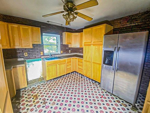 4th image of 823 Raceland Ave