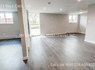 371 Dale Cres #16, Waterloo, ON N2J3Y6