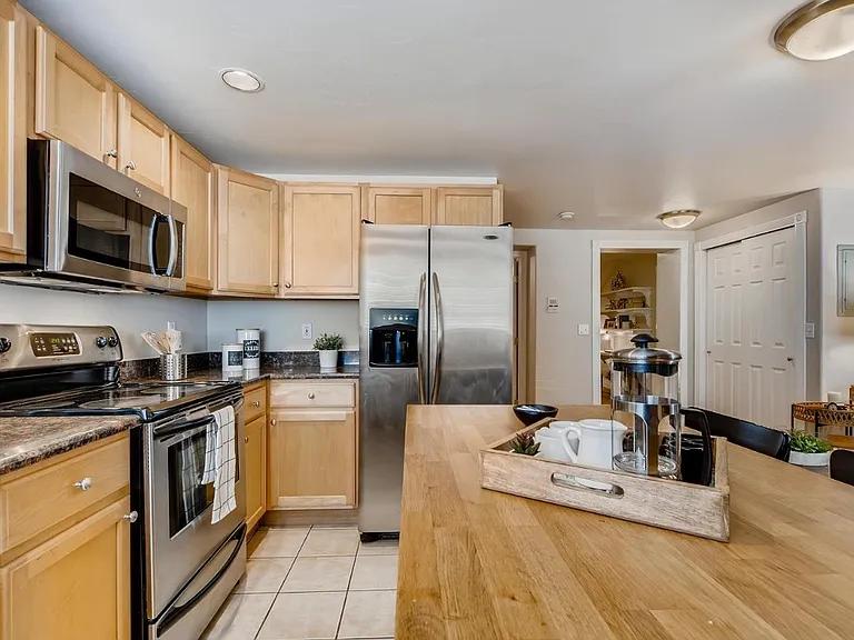 1750 Gaylord St #H — Photo 3