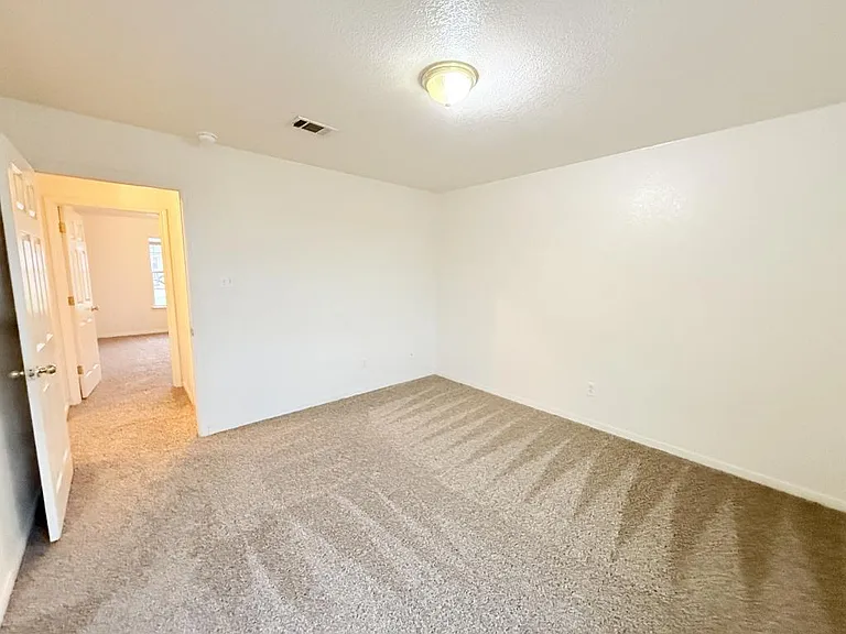 705 S Amy Ln #B — Photo 15