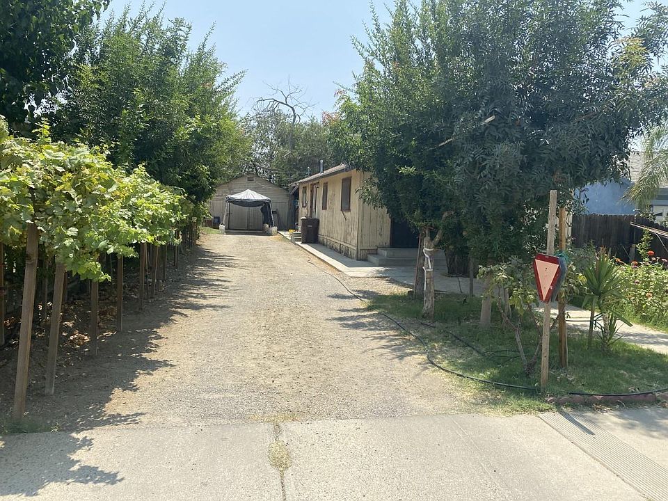 2nd image of 204 E Stanislaus St