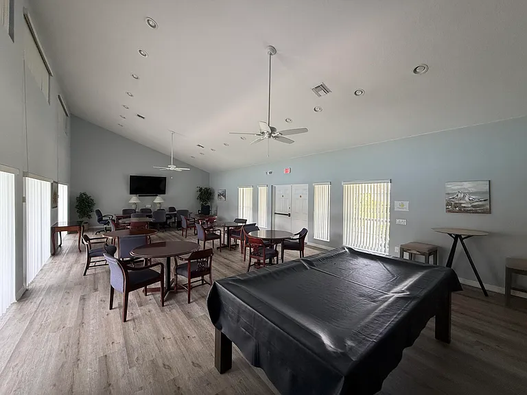 225 N Lakeshore Dr — Photo 99