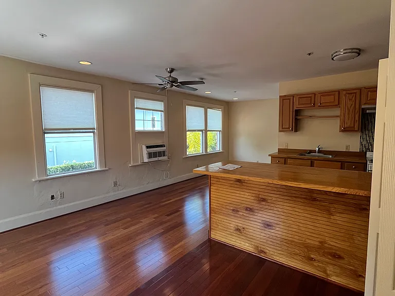 229 S Osprey Ave #202 — Photo 1